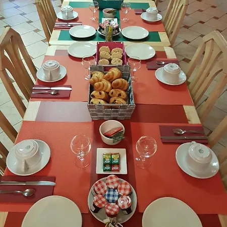 Les Rives D'allier Hotel 2*
