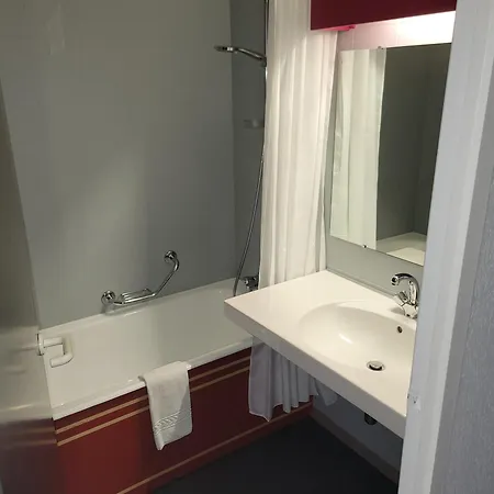 Les Rives D'allier Hotel 2*
