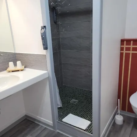 Les Rives D'allier Hotel 2*