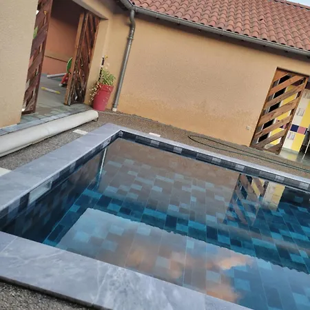 מלון Les Rives D'allier 2*