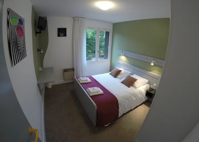 Hotel Les Rives D'allier 2*